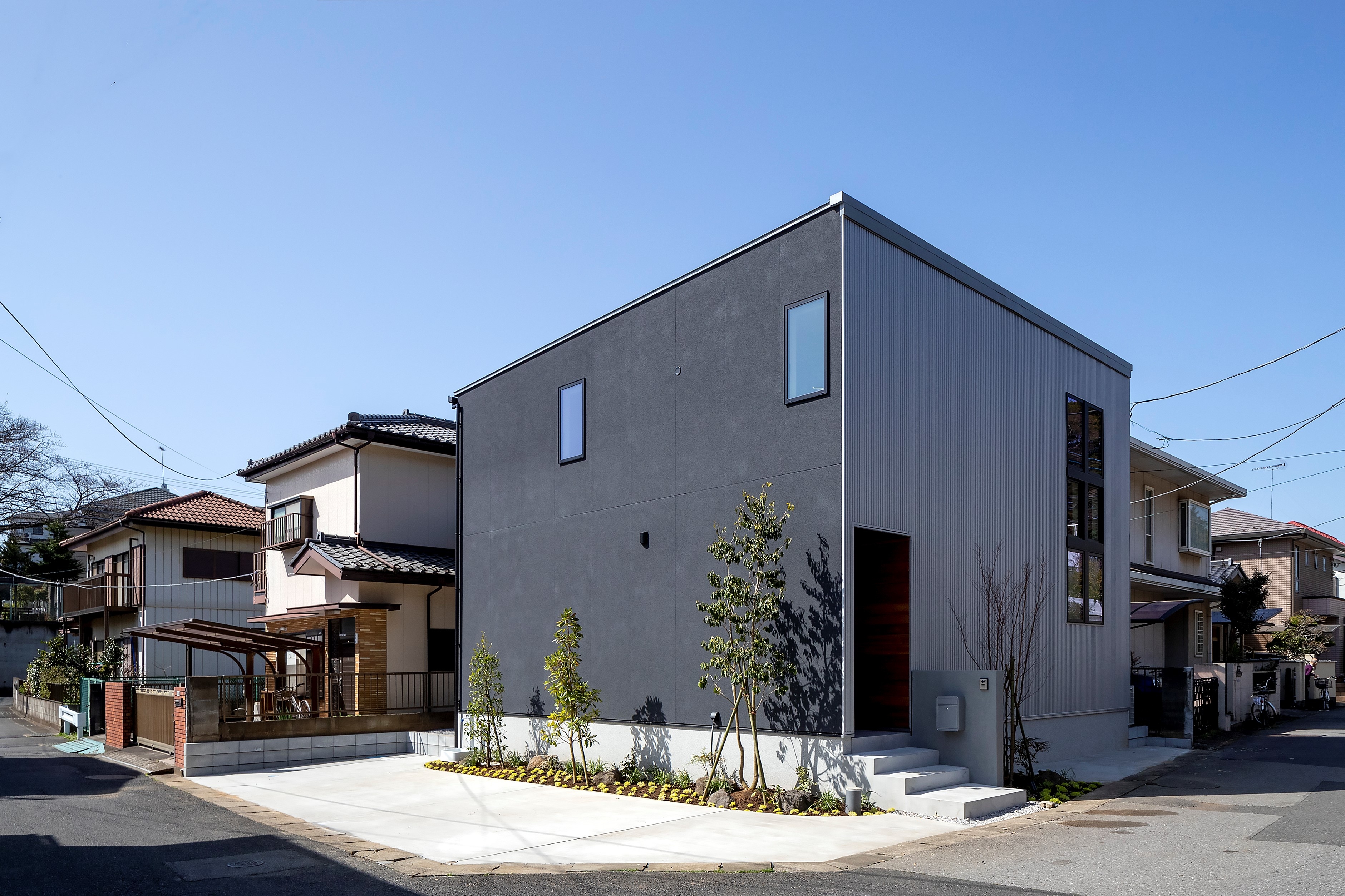 コンパクトな2階建ての家 | 有限会社日本ビルド