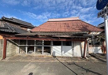 藁屋根の解体のイメージ